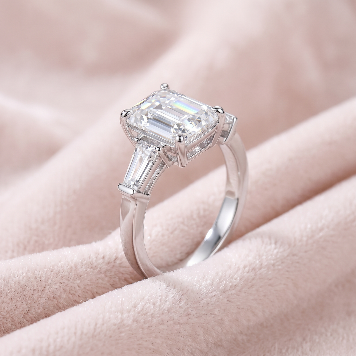 Vetro Ala Ring on blush velvet