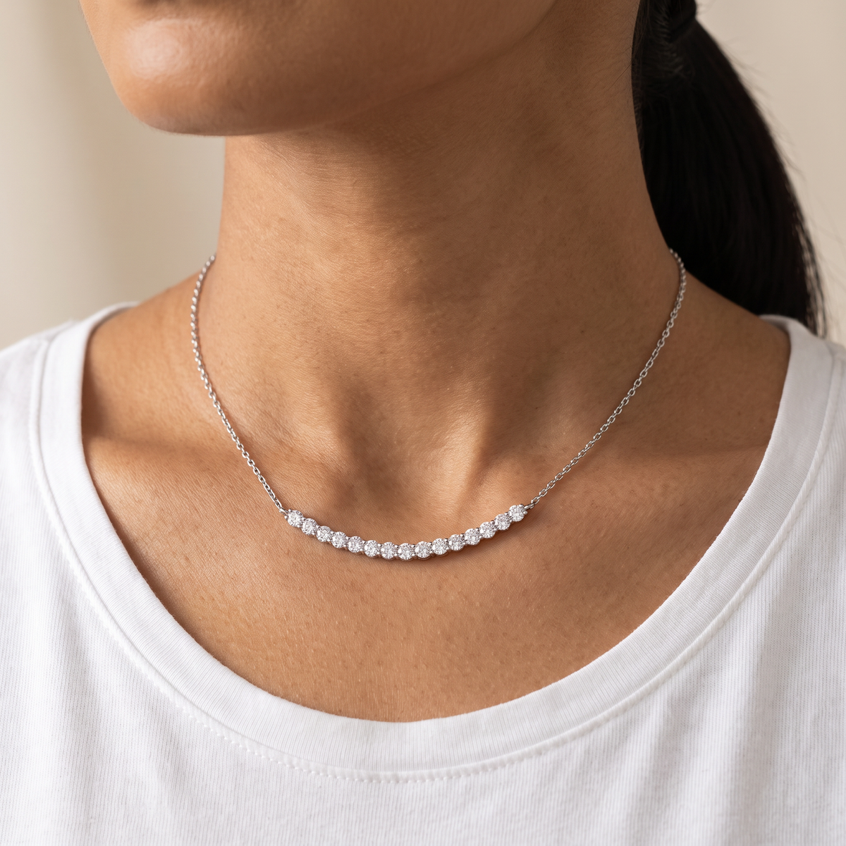 Onda Necklace worn on the neck