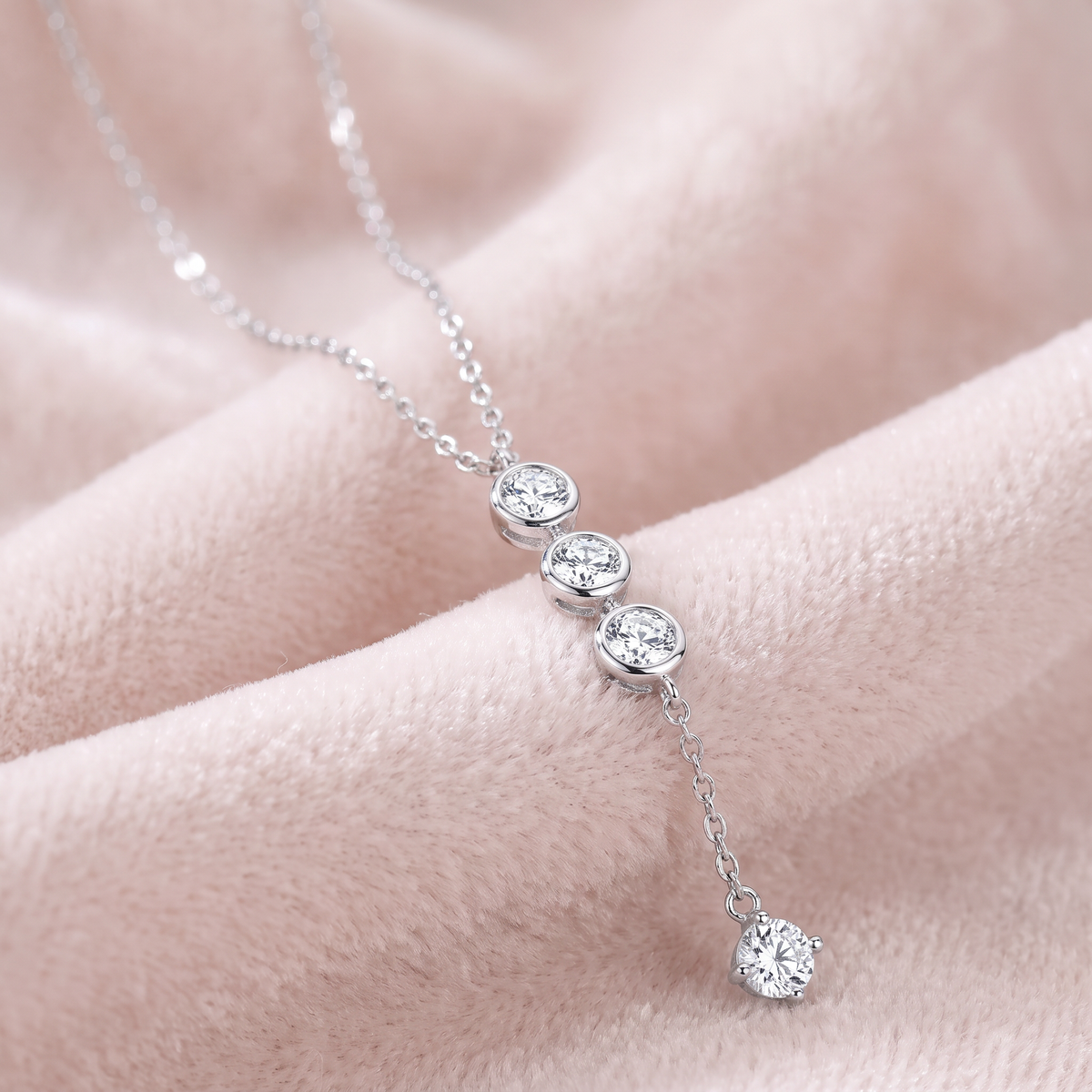 Filo Necklace on blush velvet
